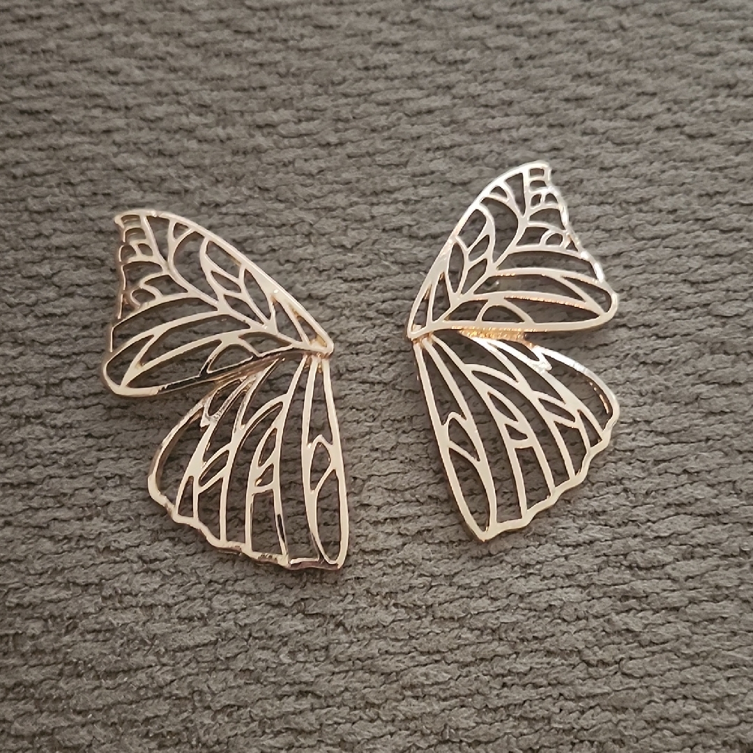 Gold Butterfly Wing Earrings With Intricate Design